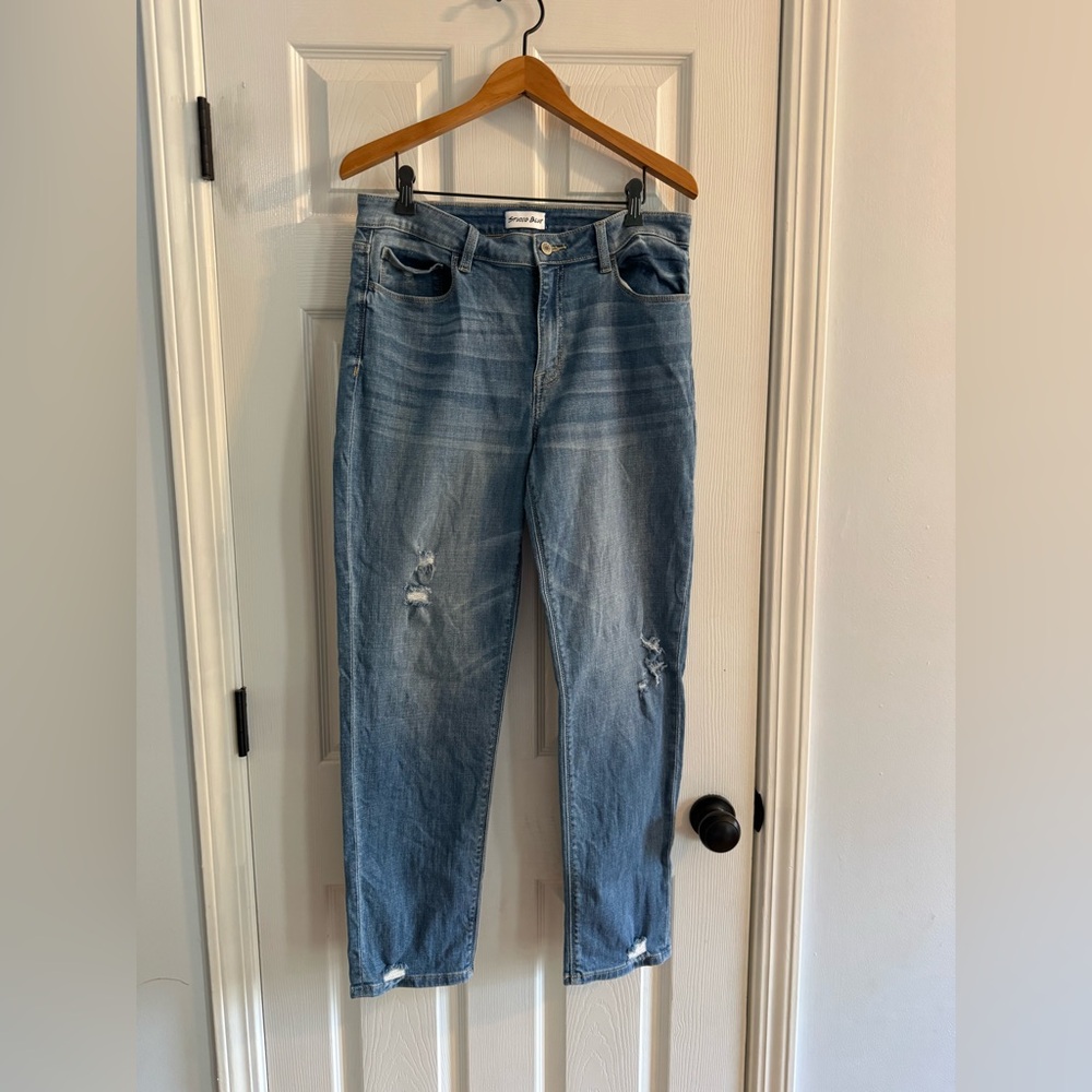 Agolde Style Light Wash Distressed Jeans